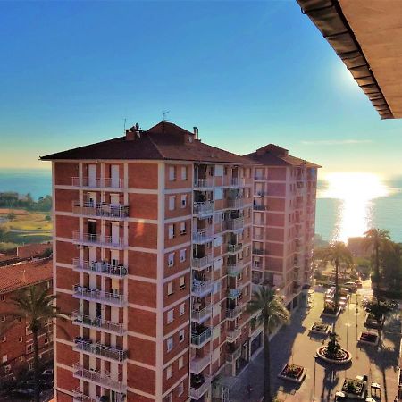 Helena Seaview & Beach-Apartment มอนท์กัต ภายนอก รูปภาพ
